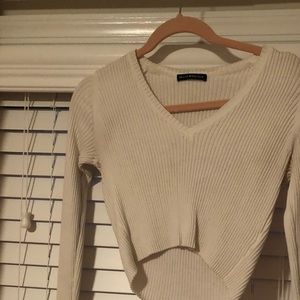 Brandy Melville Long sleeve v-neck crop top